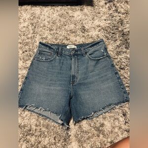abercrombie and fitch dad shorts 
size 10 (30) 
worn once